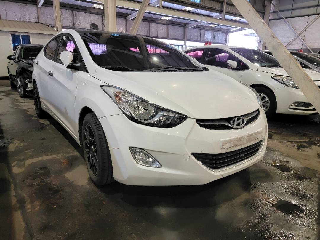 2013 HYUNDAI AVANTE — 132167 KM — Lot DBDU759301 — Ind. 12 - Marhaba Auctions Used Cars - Image 4