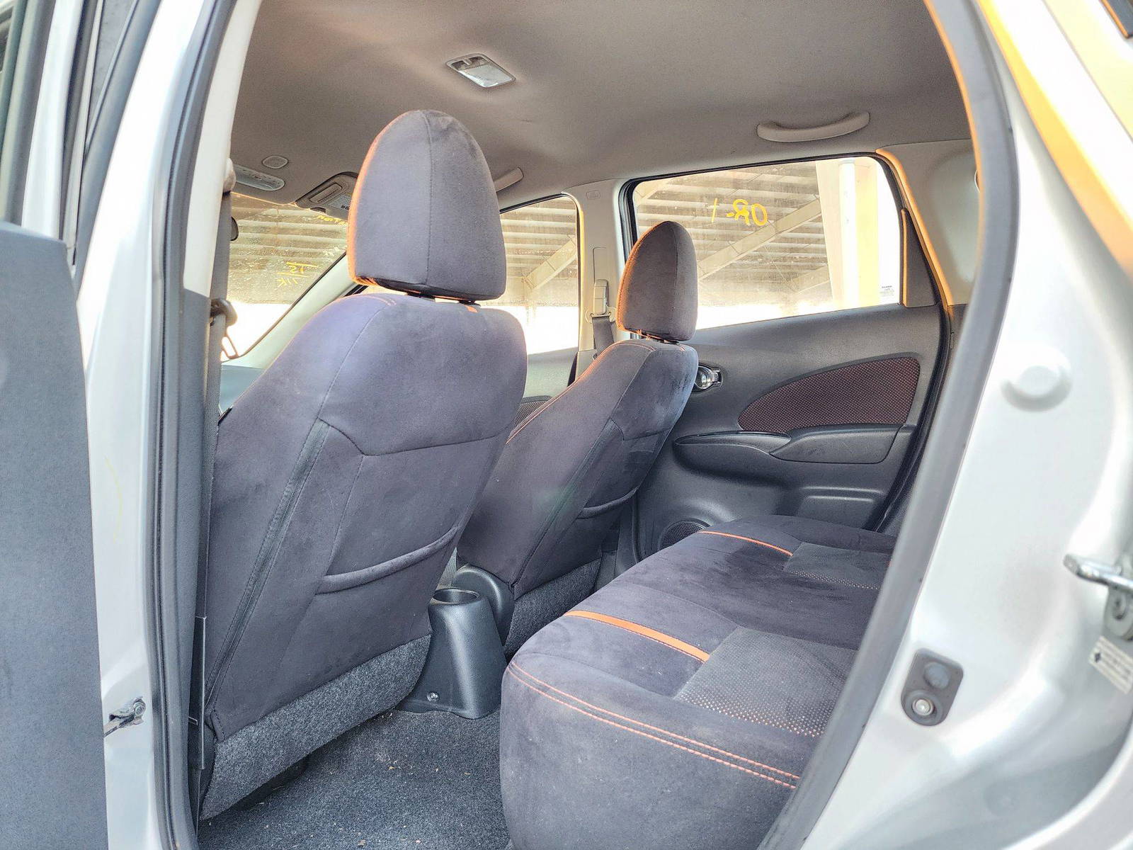 2015 NISSAN VERSA NOTE — 71863 Miles — Lot 70036 — Souq - Marhaba Auctions Used Cars - Image 6