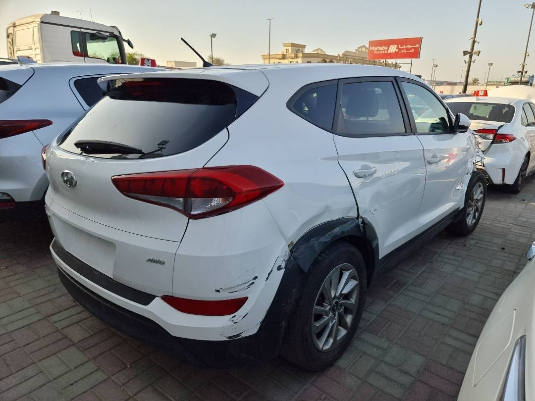 2018 HYUNDAI TUCSON — 127864 Miles — Lot 124587 — Souq - Marhaba Auctions Used Cars - Image 4