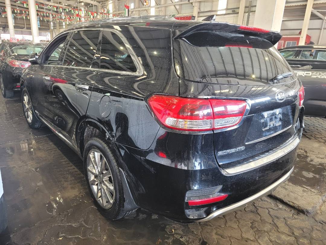 2017 KIA SORENTO — 106205 Miles — Lot 44192575 — Main - Marhaba Auctions Used Cars - Image 4