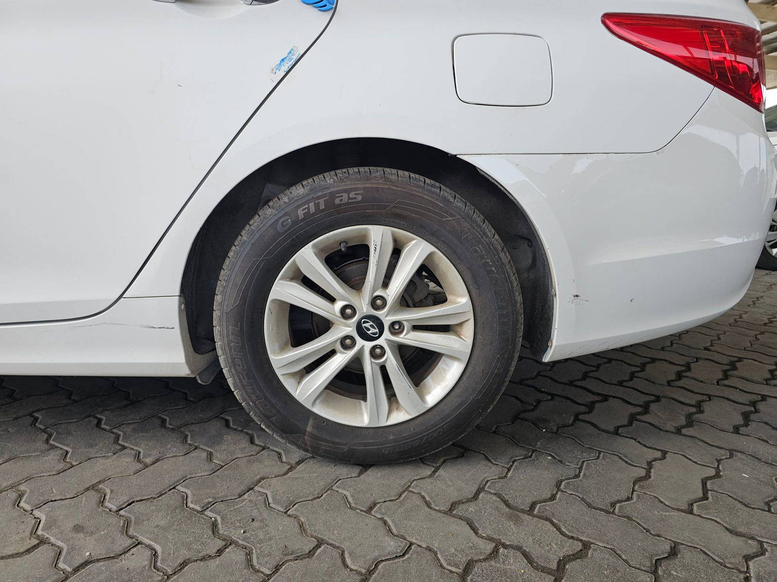 HYUNDAI SONATA 2011 - Marhaba Auction Used Cars - Image 10