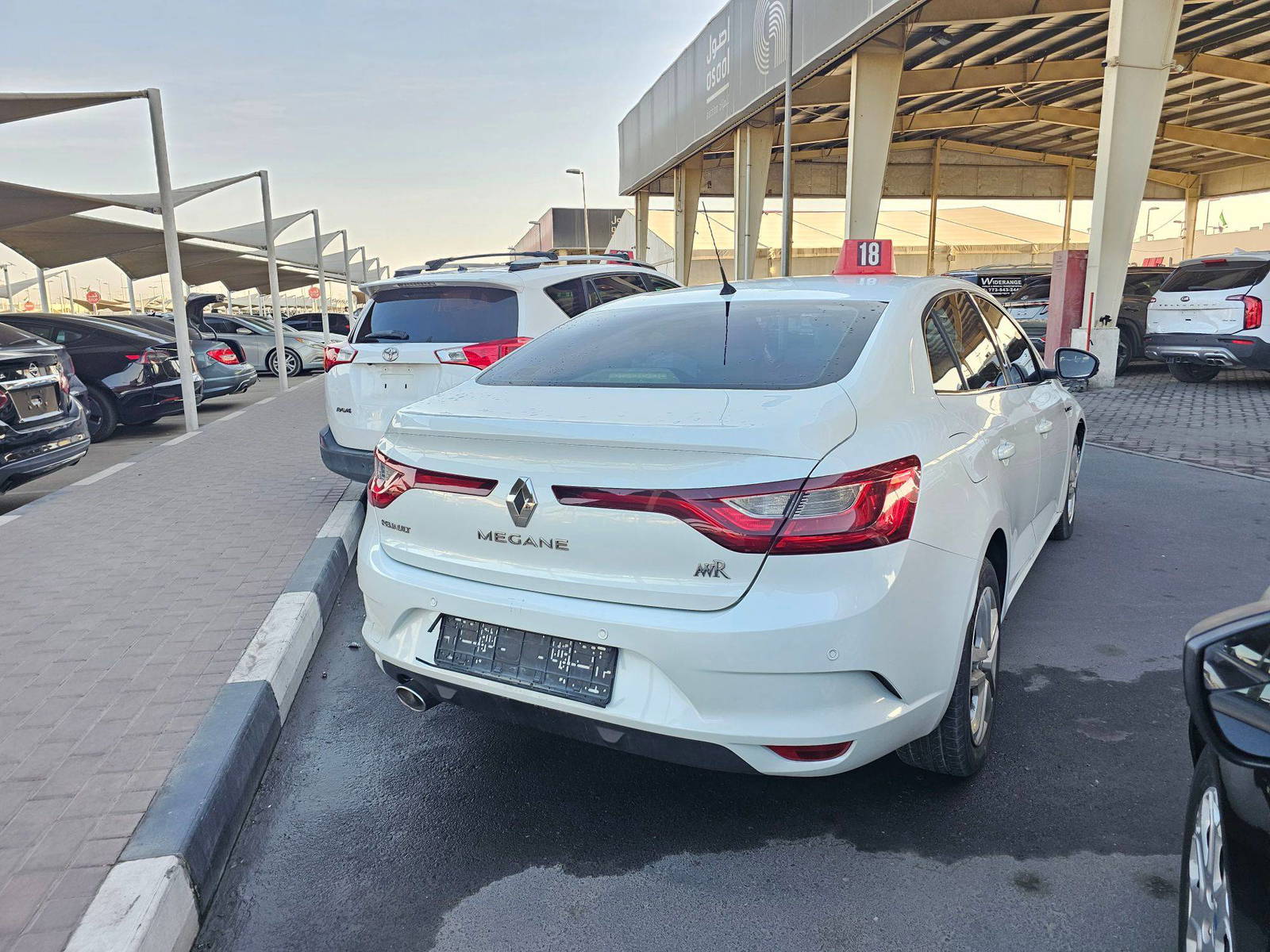 2018 RENAULT MEGAN — 199598 KM — Lot 563015 — Souq - Marhaba Auctions Used Cars - Image 12