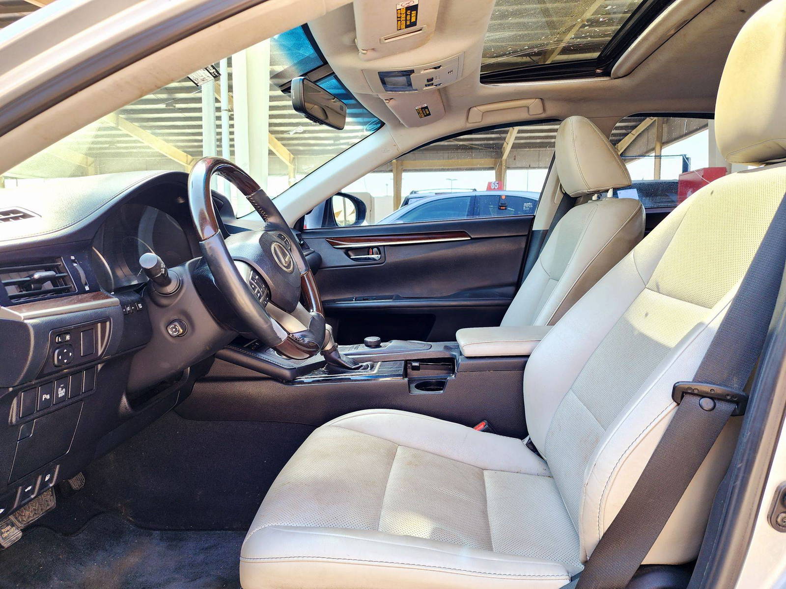 2016 LEXUS ES 350 — 157115 Miles — Lot GU032044 — Souq - Marhaba Auctions Used Cars - Image 9