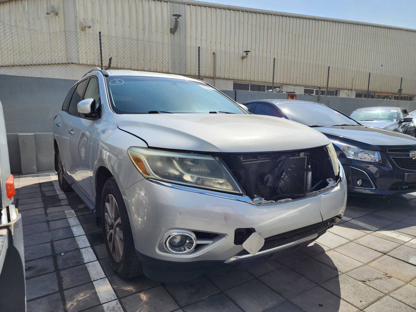 2015 NISSAN PATHFINDER — 165065 Miles — Lot 81596134 — Al Quoz - Marhaba Auctions Used Cars - Image 4