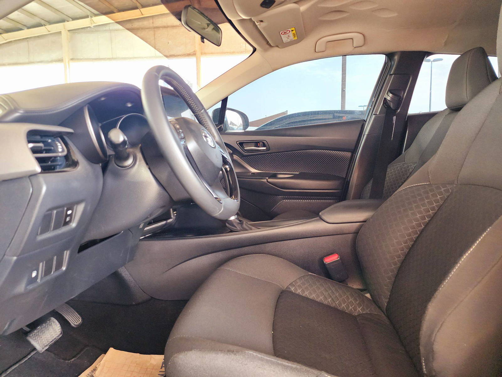 2020 TOYOTA C-HR — 188904 KM — Lot LR352470 — Souq - Marhaba Auctions Used Cars - Image 8