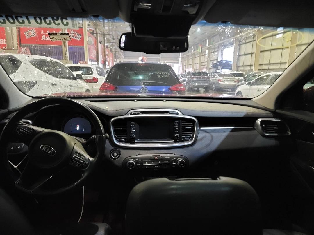 2017 KIA SORENTO — 121888 KM — Lot 59361565 — Main - Marhaba Auctions Used Cars - Image 8