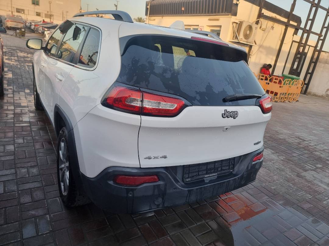 2018 JEEP CHEROKEE — 45810 KM — Lot D500117 — Ind. 12 - Marhaba Auctions Used Cars - Image 4