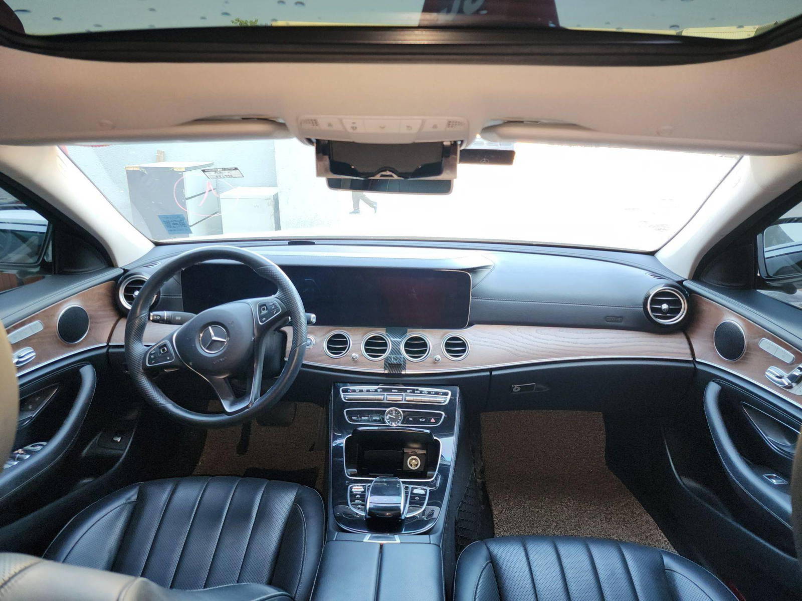 2017 MERCEDES BENZ E-300 — 223996 KM — Lot 87248 — Al Quoz - Marhaba Auctions Used Cars - Image 10