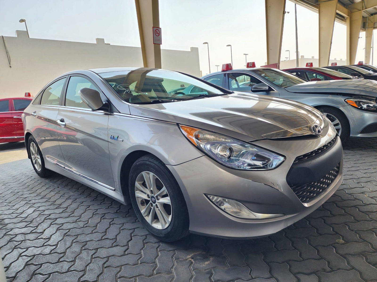 2012 HYUNDAI SONATA — 203100 Miles — Lot 58030634 — Souq - Marhaba Auctions Used Cars - Image 4