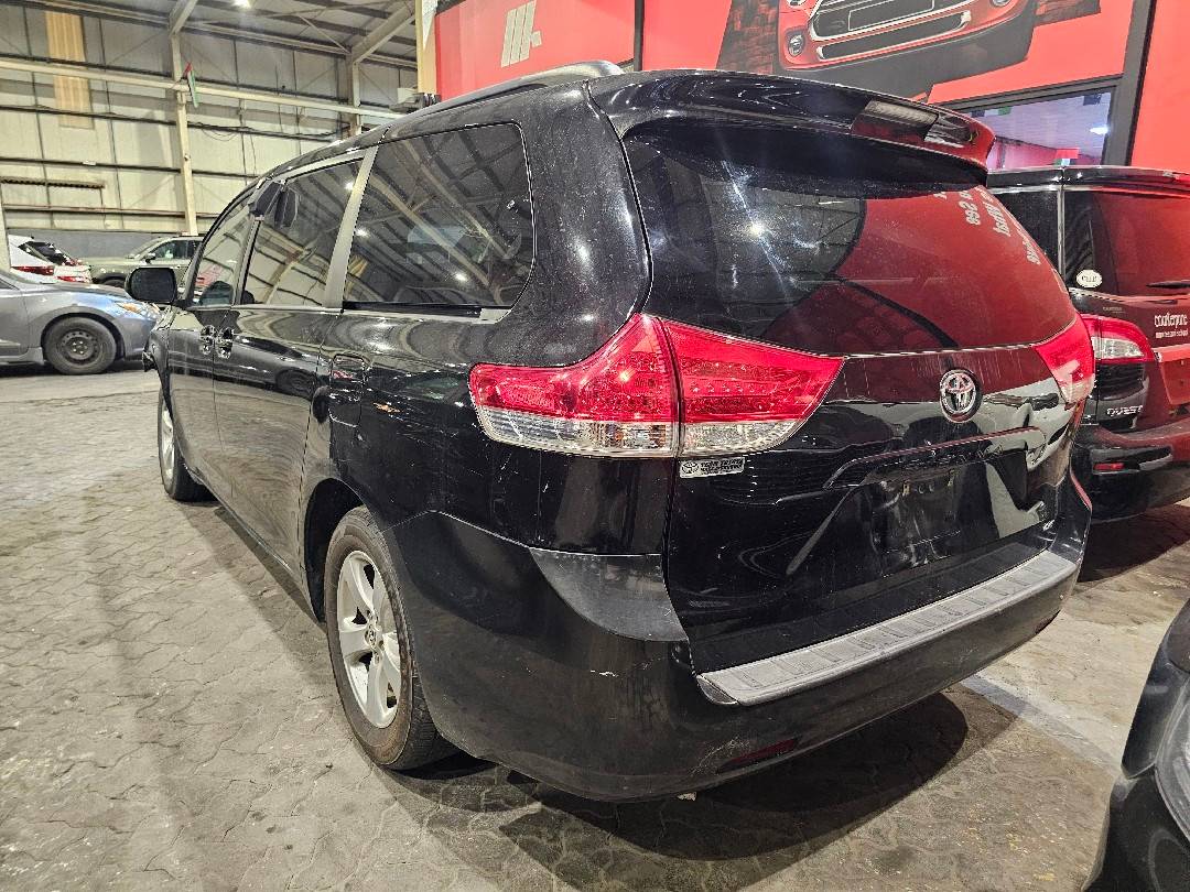 TOYOTA SIENNA