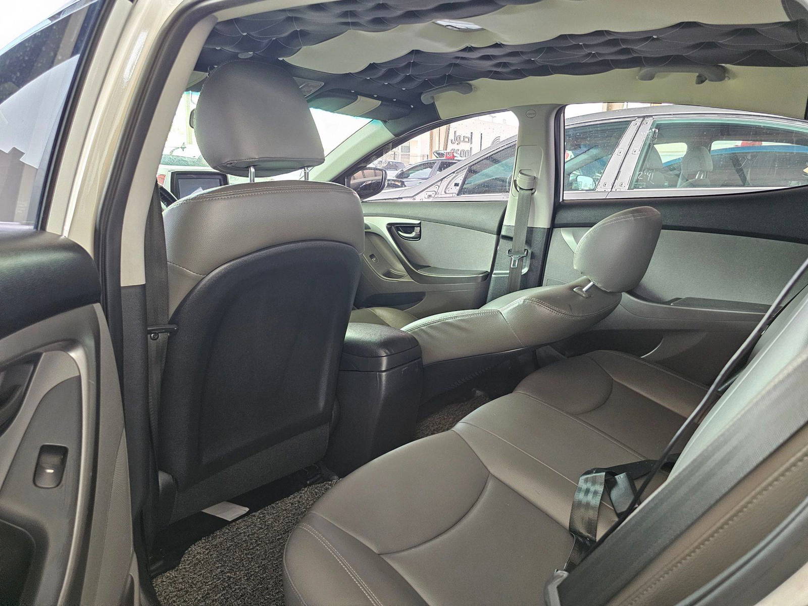 2012 HYUNDAI AVANTE — 207280 KM — Lot 329368 — Souq - Marhaba Auctions Used Cars - Image 6
