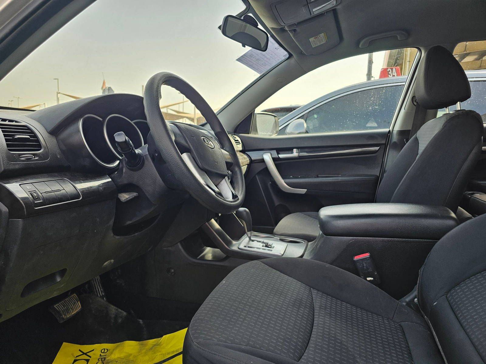2012 KIA SORENTO — 290960 KM — Lot 5294084 — Souq - Marhaba Auctions Used Cars - Image 8