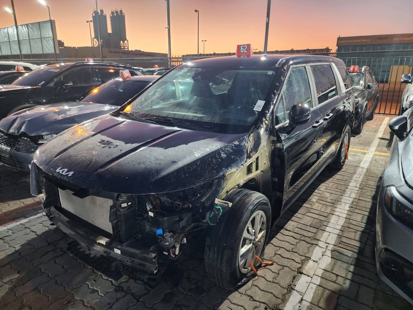 KIA CARNIVAL LX 2023 view 2