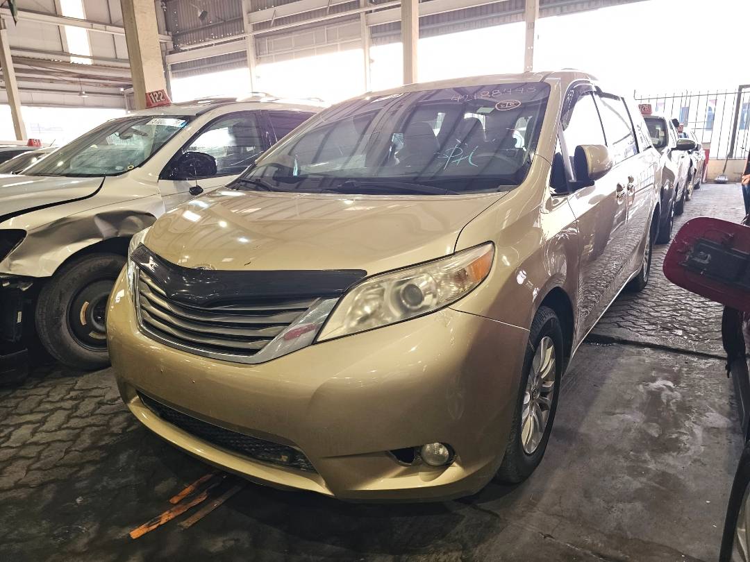2011 TOYOTA SIENNA — 178736 Miles — Lot S146071 — Main - Marhaba Auctions Used Cars - Image 3