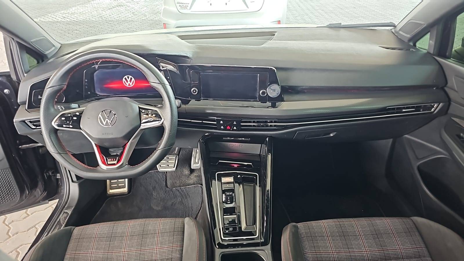 2023 VOLKSWAGEN GOLF GTI SE — 95286 KM — Lot 4PW116626 — Main - Marhaba Auctions Used Cars - Image 8