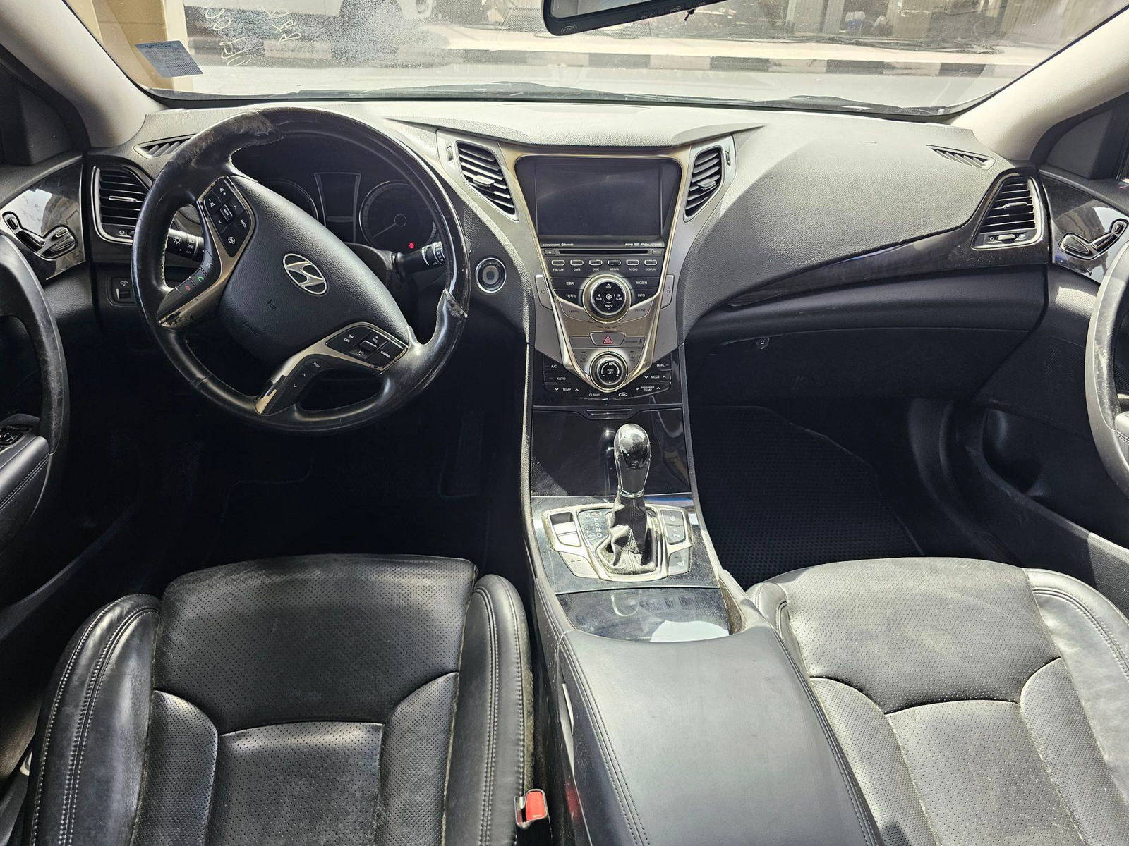 2011 HYUNDAI GRANDEUR — 204790 KM — Lot 028772 — Souq - Marhaba Auctions Used Cars - Image 7