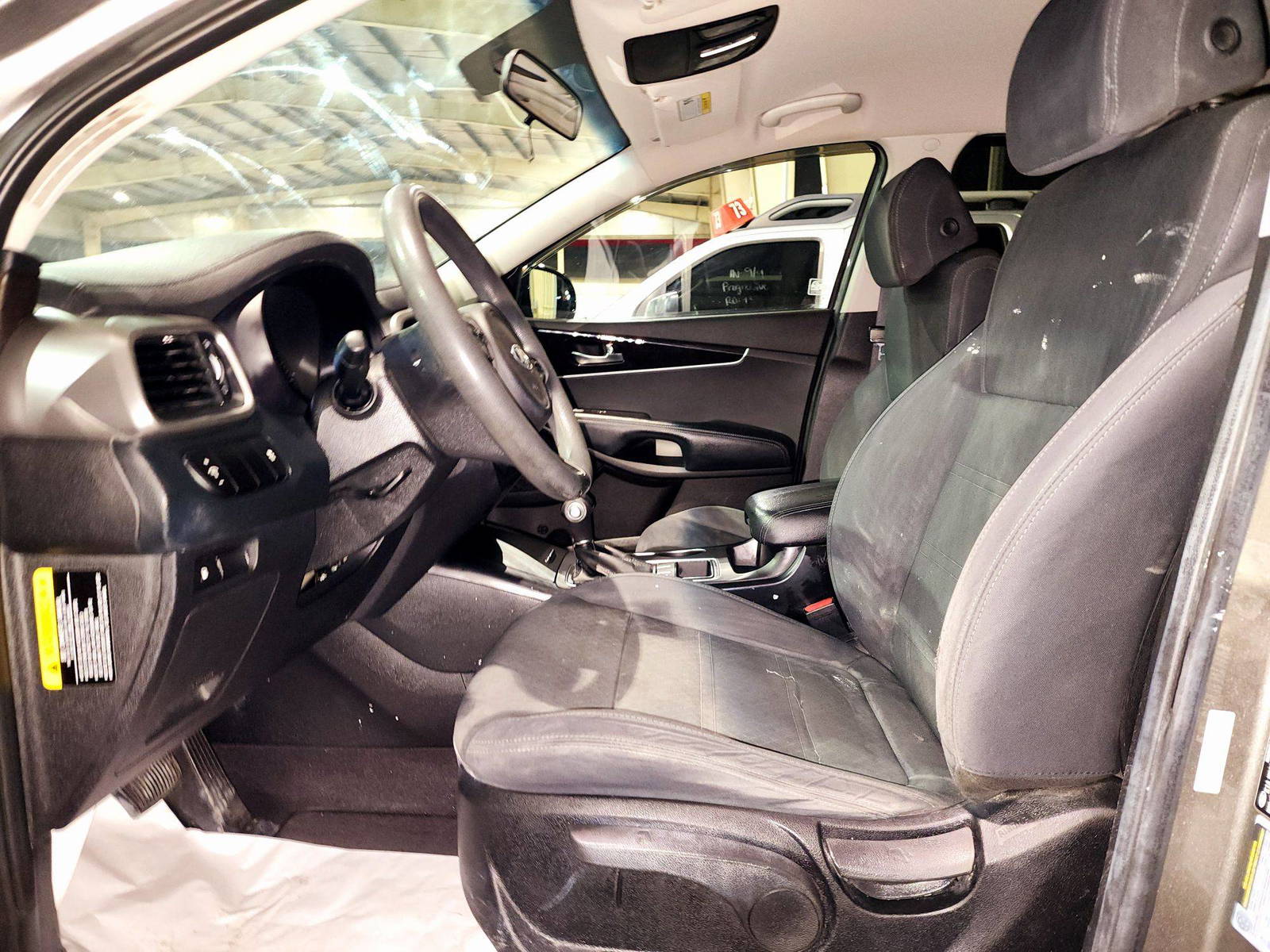 2017 KIA SORENTO — 163044 Miles — Lot 328333 — Souq - Marhaba Auctions Used Cars - Image 8