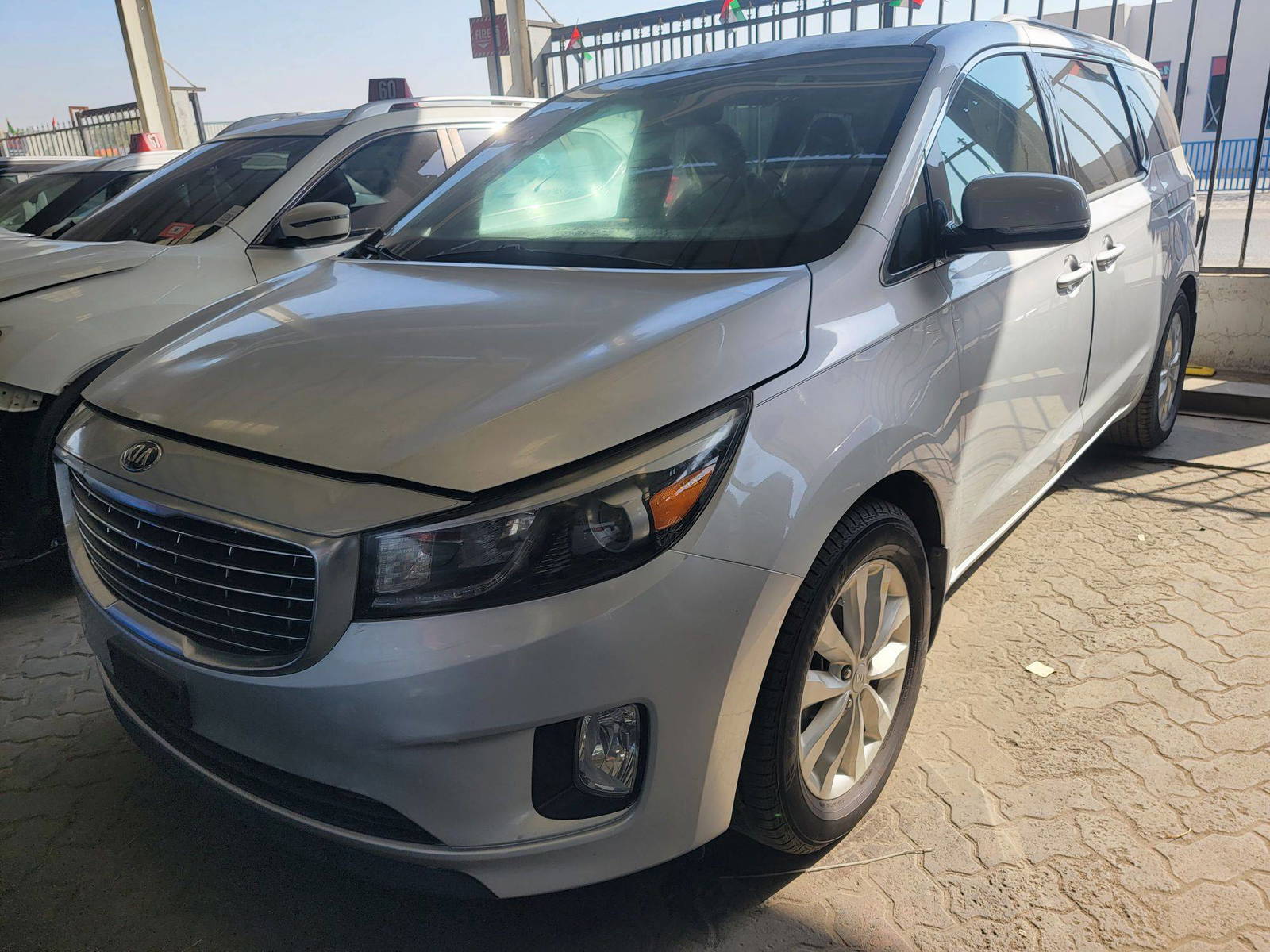2015 KIA SEDONA — 206311 Miles — Lot F6029995 — Main - Marhaba Auctions Used Cars - Image 4