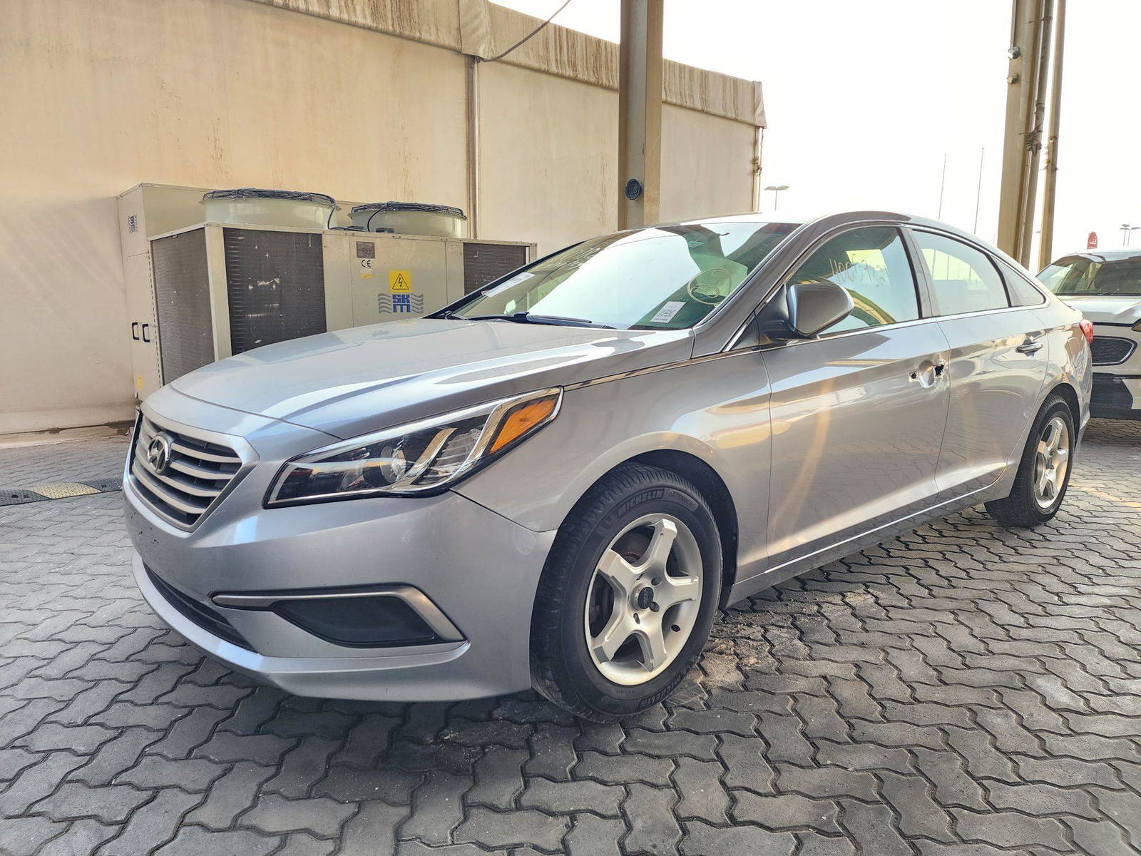 2017 HYUNDAI SONATA — 198612 Miles — Lot 40009821 — Souq - Marhaba Auctions Used Cars - Image 5