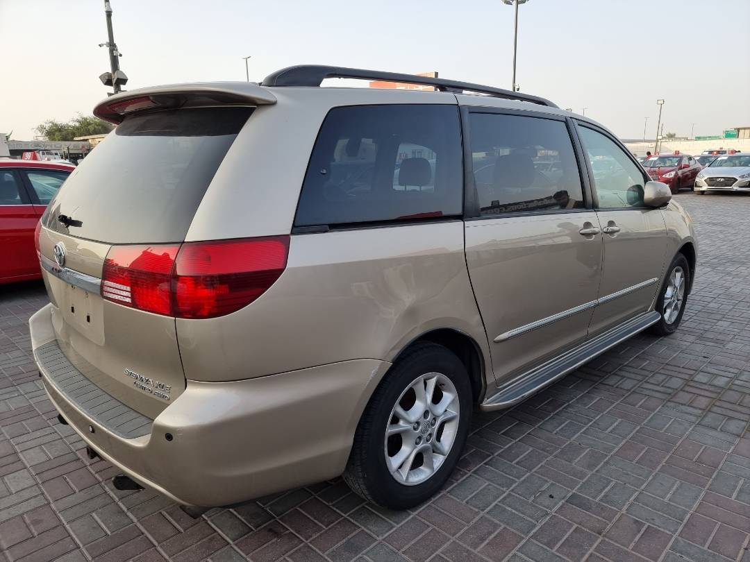 2004 TOYOTA SIENNA — 232315 Miles — Lot 215487 — Ind. 12 - Marhaba Auctions Used Cars - Image 4