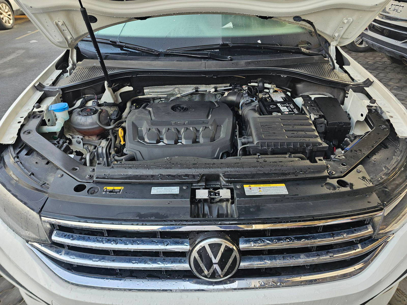 2024 VOLKSWAGEN TIGUAN — 1187 Miles — Lot M038318 — Souq - Marhaba Auctions Used Cars - Image 10