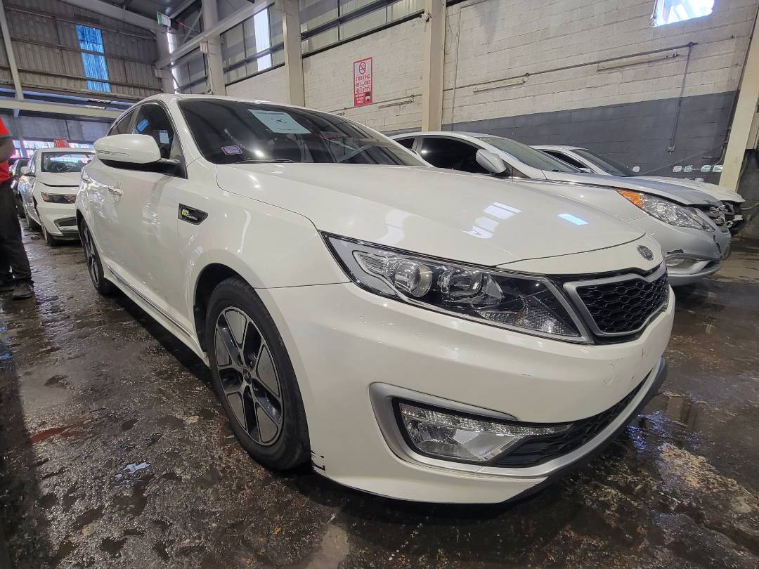 2012 KIA K5 — 204324 KM — Lot 011853 — Main - Marhaba Auctions Used Cars - Image 4