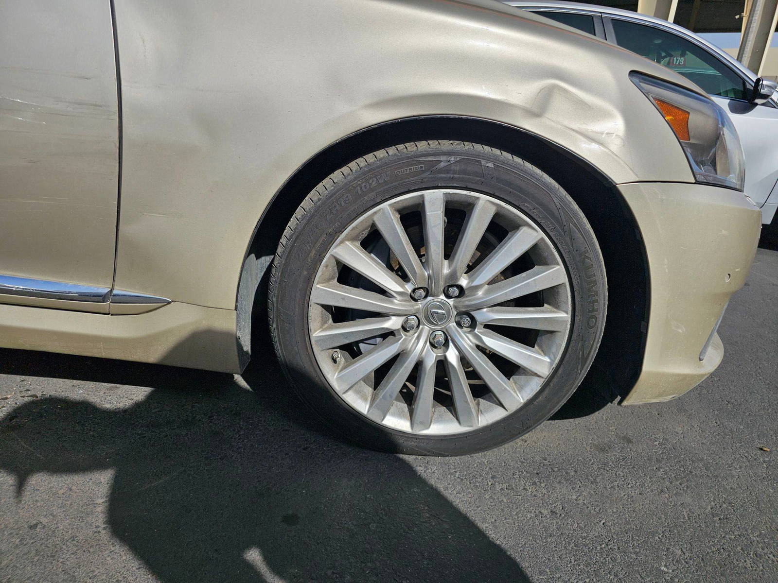 2016 LEXUS LS 460 — 122021 Miles — Lot 69065475 — Souq - Marhaba Auctions Used Cars - Image 13