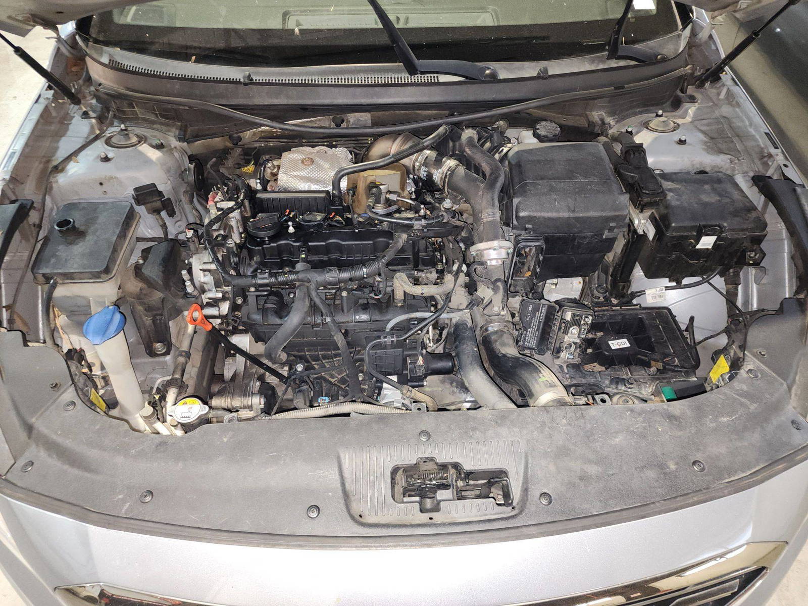 2015 HYUNDAI SONATA — 151452 Miles — Lot 290730 — Al Quoz - Marhaba Auctions Used Cars - Image 13