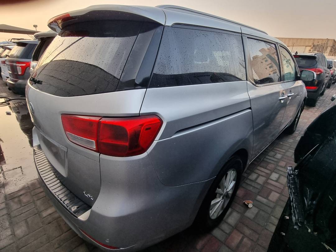 2017 KIA SEDONA — 175098 Miles — Lot H6253108 — Ind. 12 - Marhaba Auctions Used Cars - Image 4