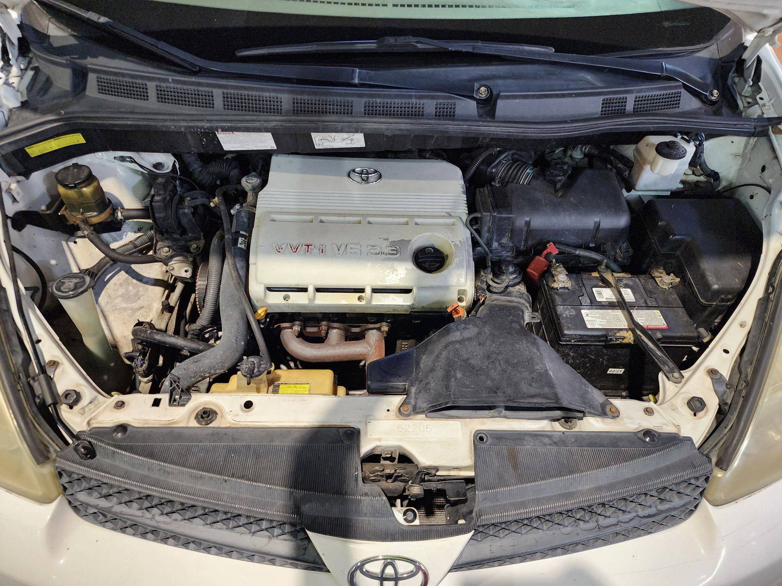 2004 TOYOTA SIENNA — 252120 Miles — Lot 70312234 — Al Quoz - Marhaba Auctions Used Cars - Image 11