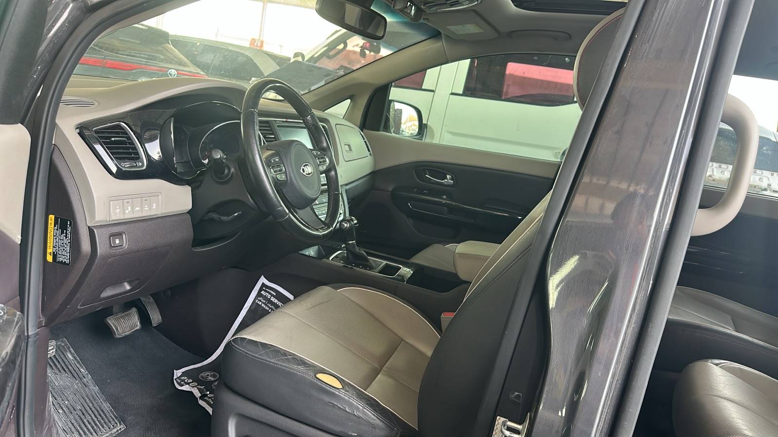 2015 KIA SEDONA — 168899 Miles — Lot 6F6044904 — Souq - Marhaba Auctions Used Cars - Image 9