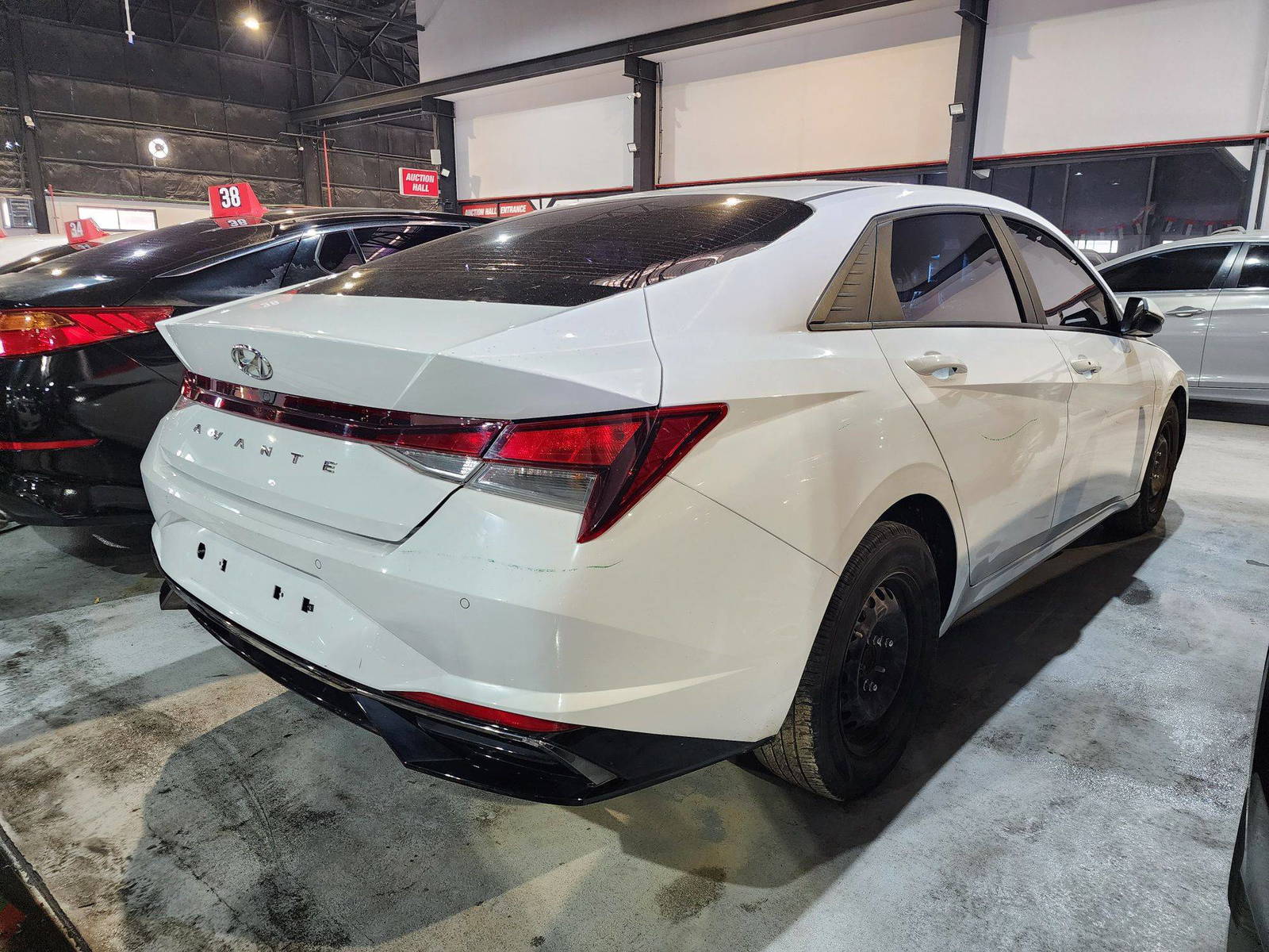 2021 HYUNDAI AVANTE — 147310 KM — Lot 113421 — Ind. 12 - Marhaba Auctions Used Cars - Image 5