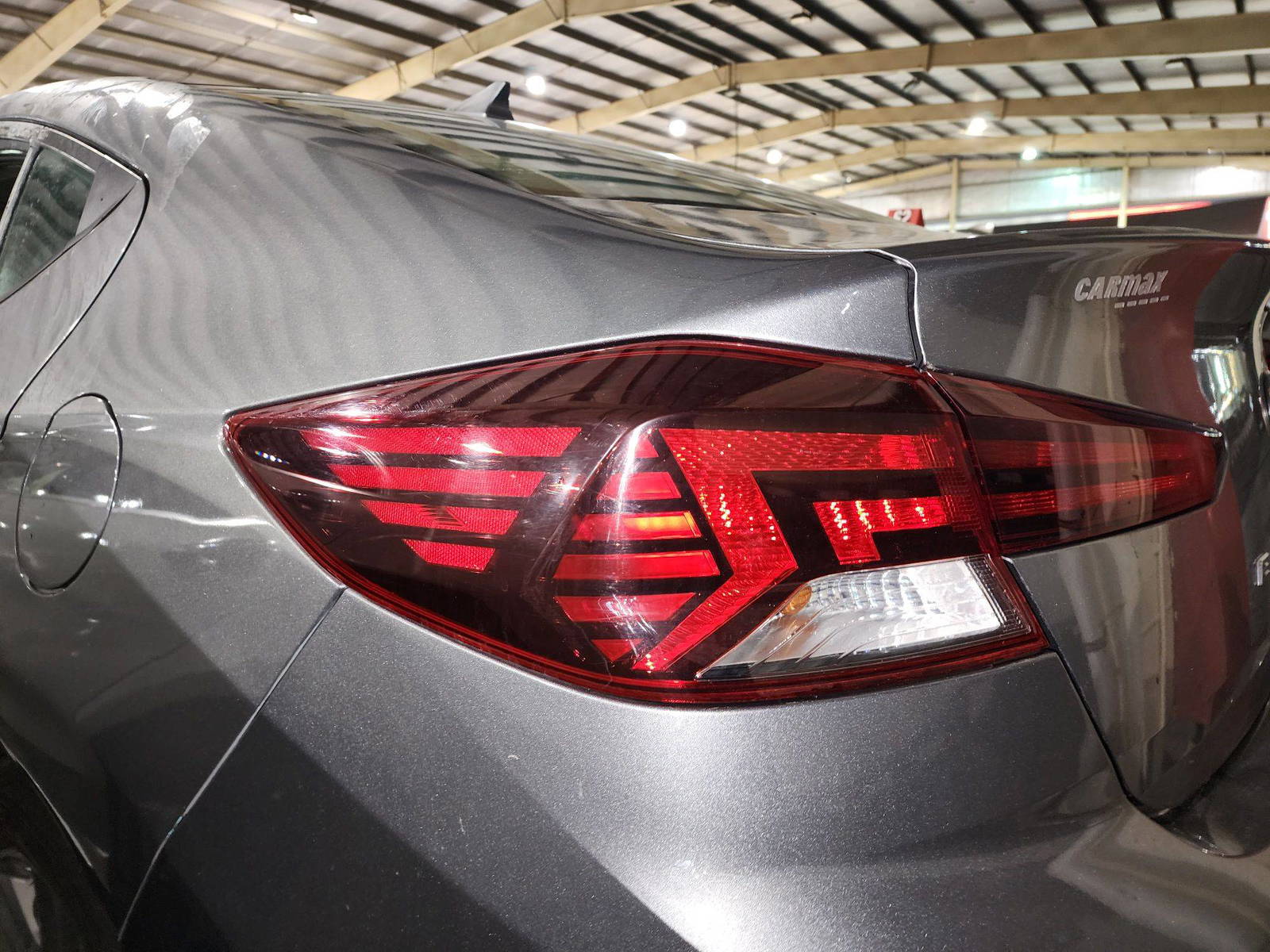 2019 HYUNDAI ELANTRA — 125689 Miles — Lot 744708 — Souq - Marhaba Auctions Used Cars - Image 9