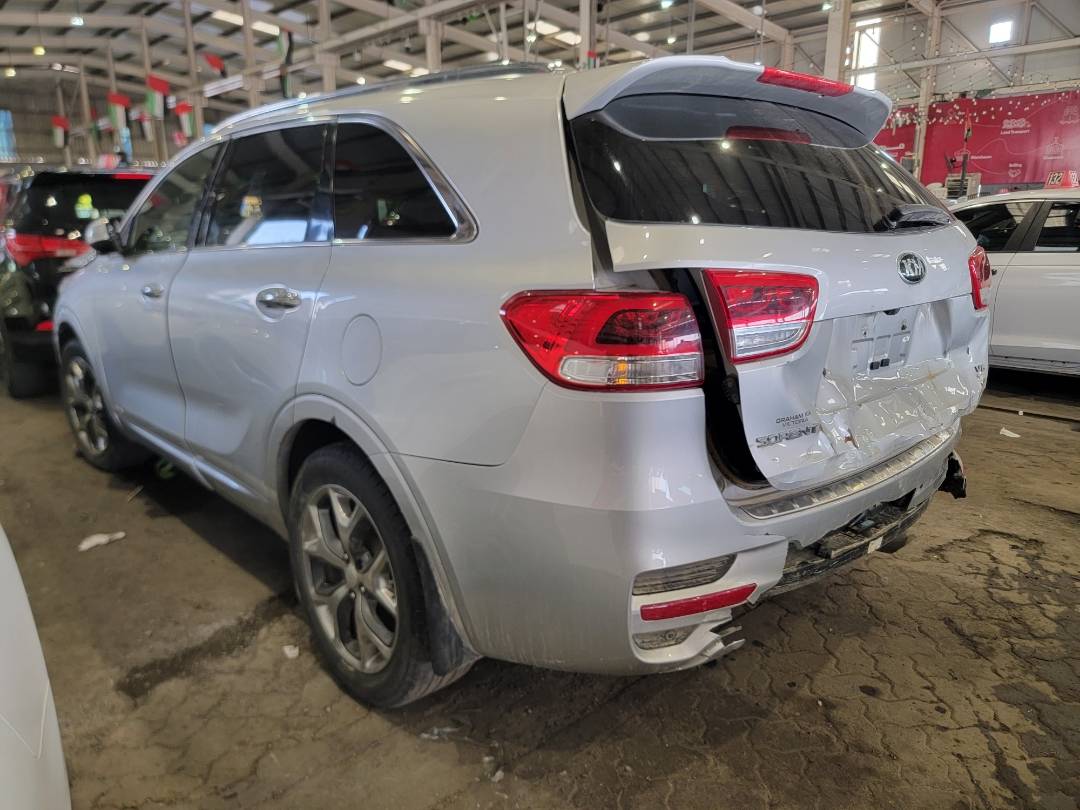 2017 KIA SORENTO — 94382 KM — Lot 12227468 — Main - Marhaba Auctions Used Cars - Image 6