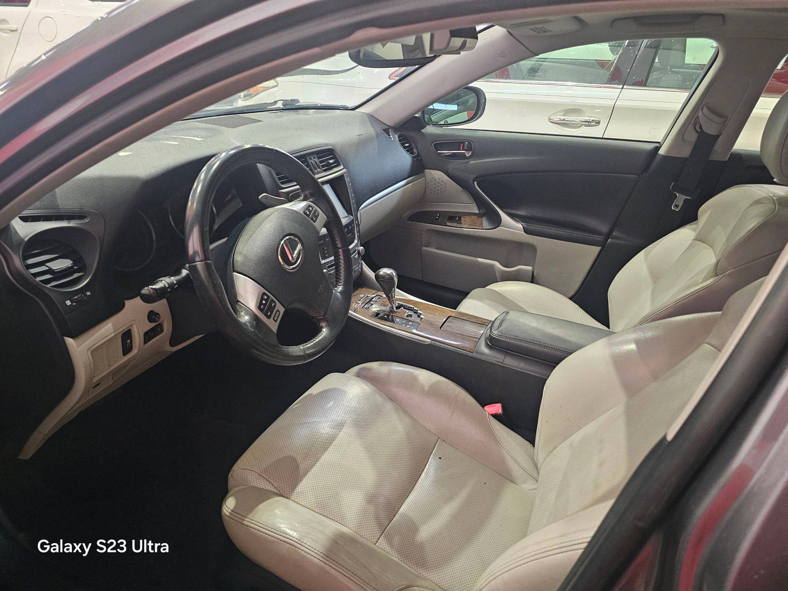2012 LEXUS IS 250 — 173832 Miles — Lot 84203575 — Souq - Marhaba Auctions Used Cars - Image 8