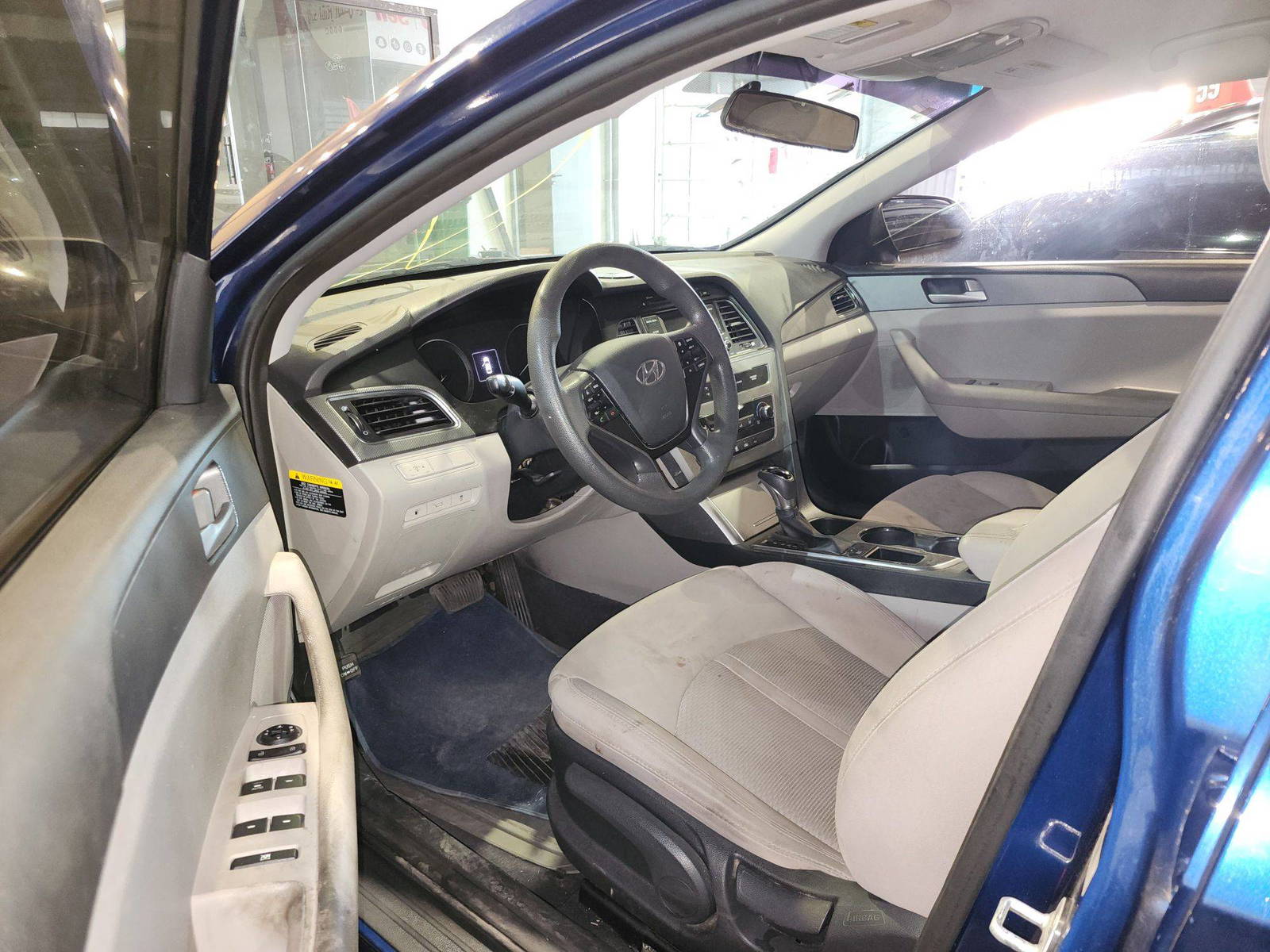 2016 HYUNDAI SONATA — 116163 Miles — Lot 215487 — Al Quoz - Marhaba Auctions Used Cars - Image 9