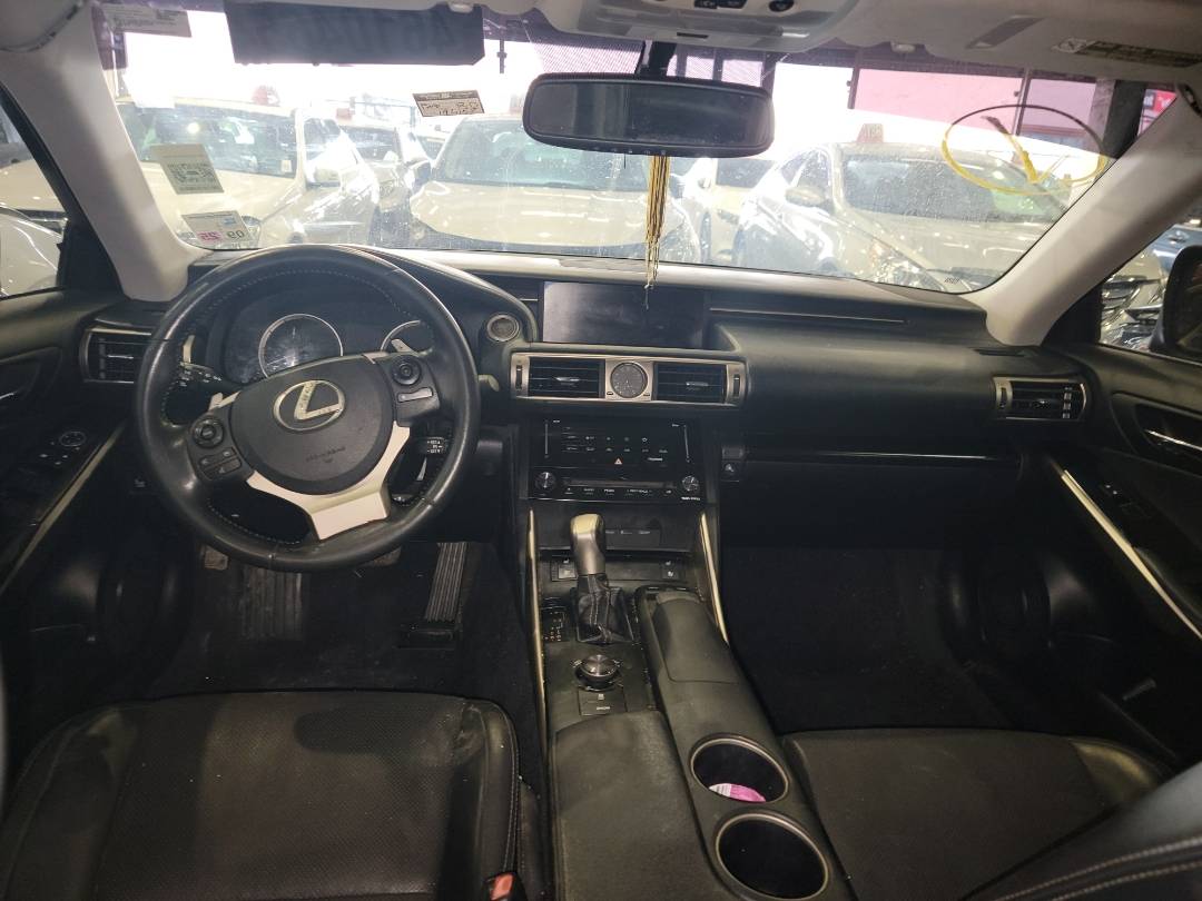 2014 LEXUS IS 250 — 194158 Miles — Lot 25197 — Souq - Marhaba Auctions Used Cars - Image 7