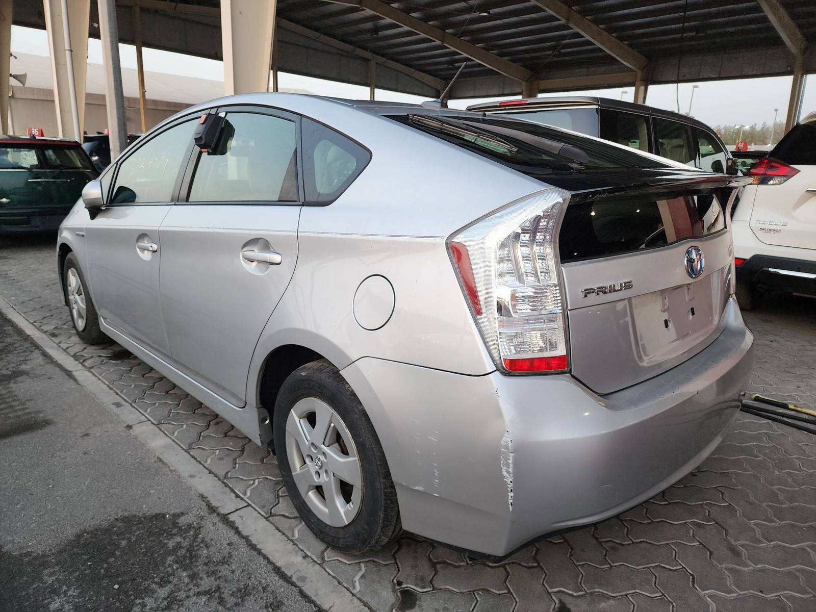 2010 TOYOTA PRIUS — 230000 Miles — Lot 39214059 — Souq - Marhaba Auctions Used Cars - Image 3