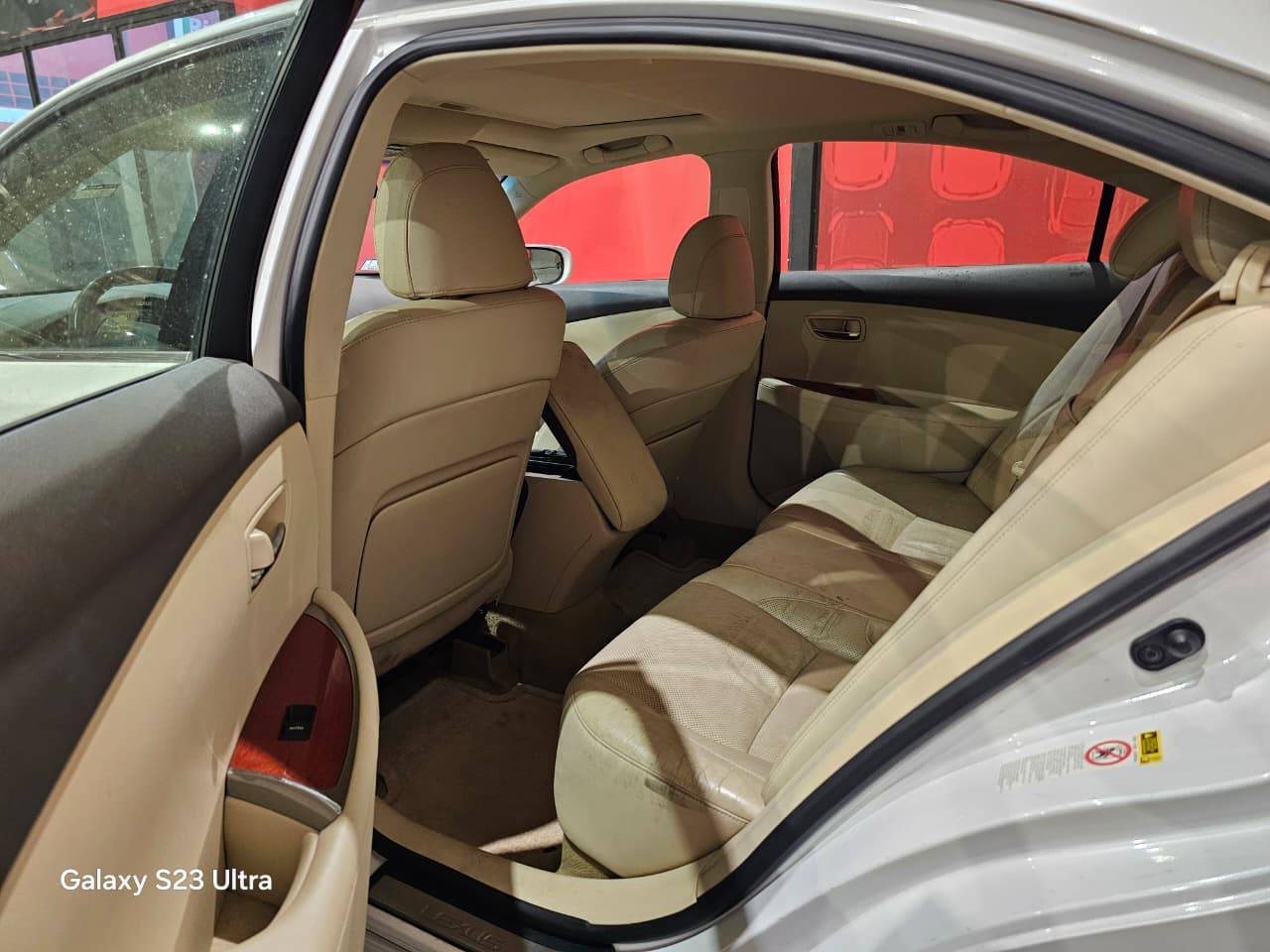 2011 LEXUS ES 350 — 234924 Miles — Lot B2422423 — Main - Marhaba Auctions Used Cars - Image 7