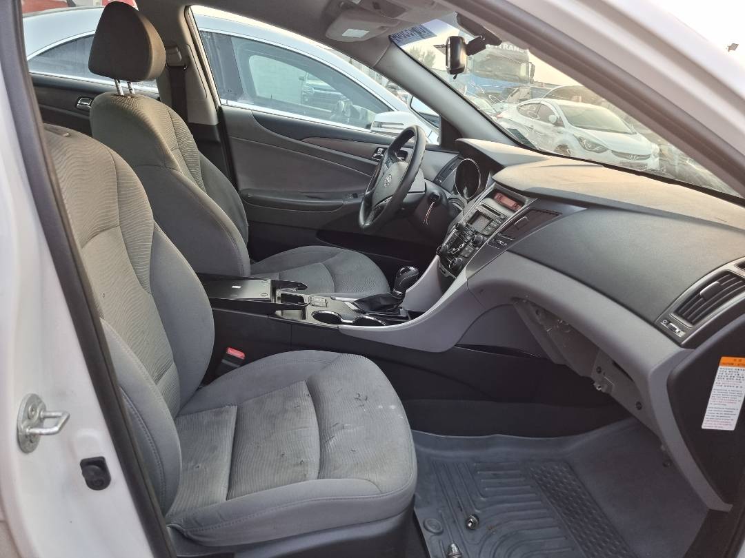 2013 HYUNDAI SONATA — 131009 Miles — Lot 215487 — Ind. 12 - Marhaba Auctions Used Cars - Image 9