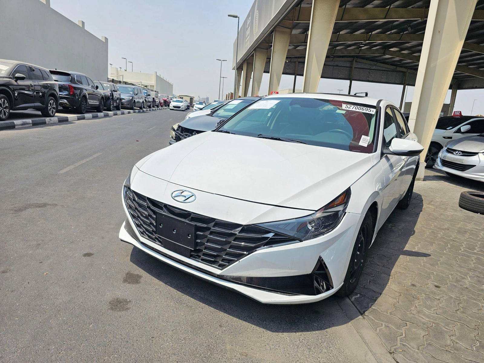 2022 HYUNDAI ELANTRA — 43735 KM — Lot 52700695 — Souq - Marhaba Auctions Used Cars - Image 3
