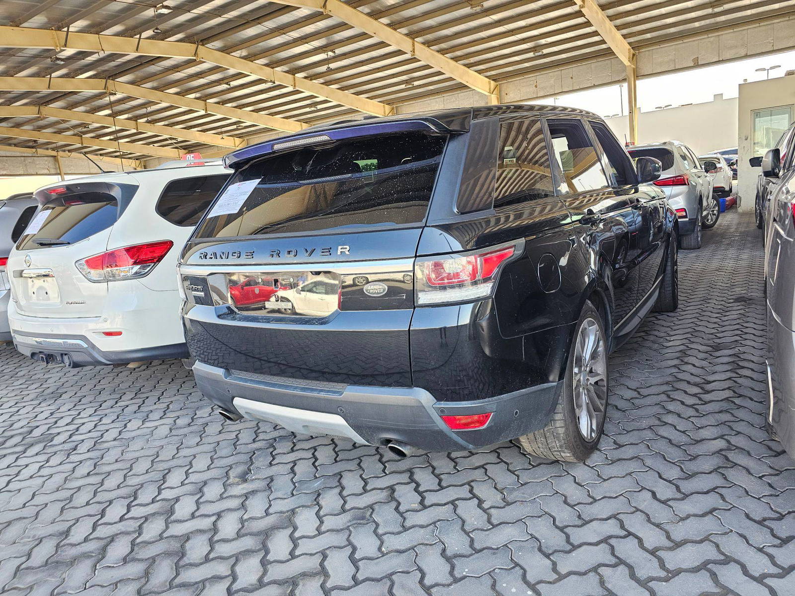 2015 LAND ROVER RANGE ROVER SPORT SUPERCHARGED — 124756 Miles — Lot 9FA516087 — Ind. 12 - Marhaba Auctions Used Cars - Image 4