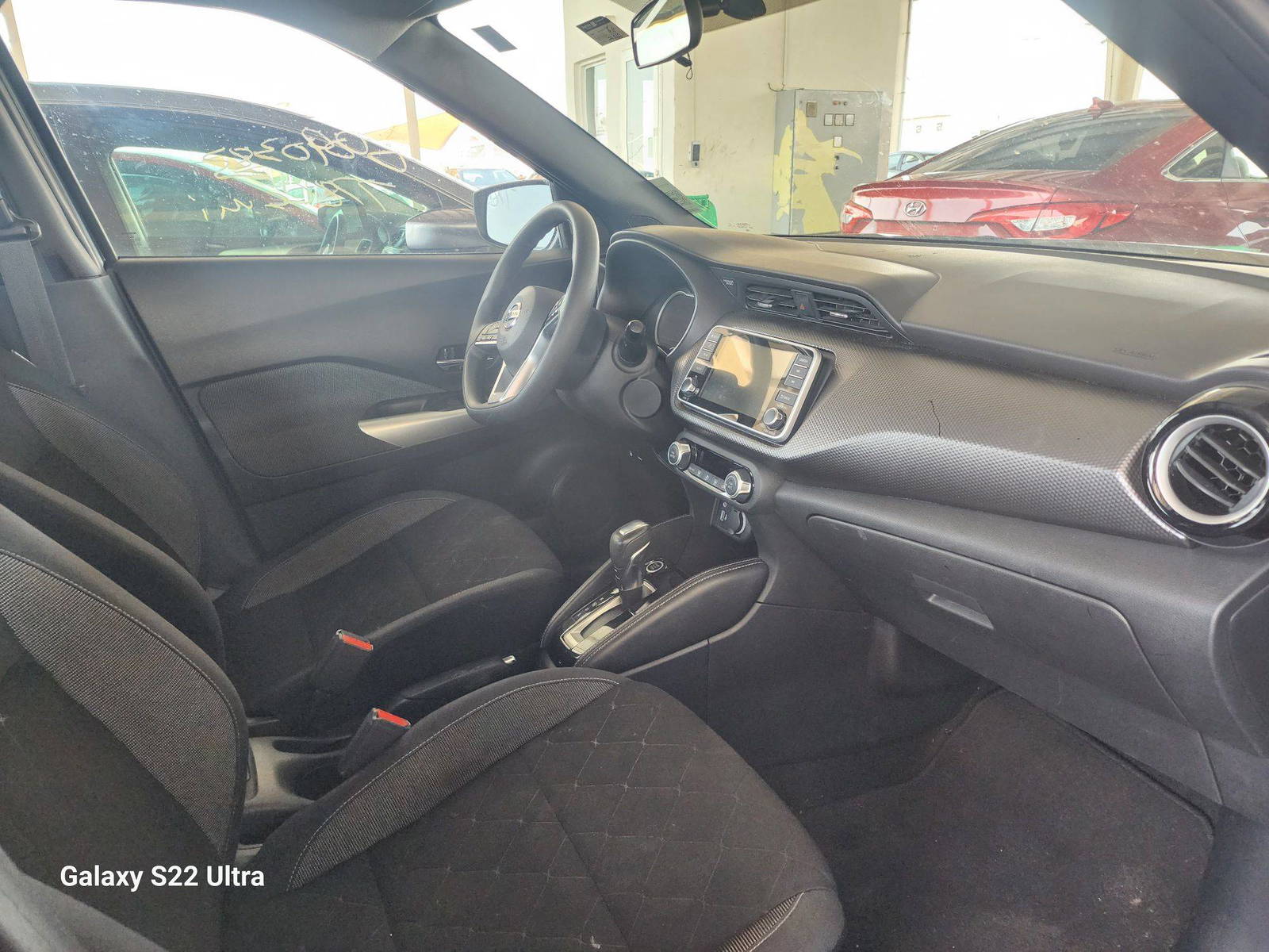 2020 NISSAN KICKS — 77866 Miles — Lot 80090383 - Marhaba Auctions Used Cars - Image 4