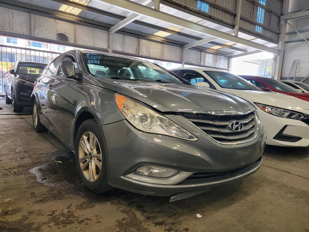 2013 HYUNDAI SONATA — 91786 Miles — Lot 40006303 — Main - Marhaba Auctions Used Cars - Image 4