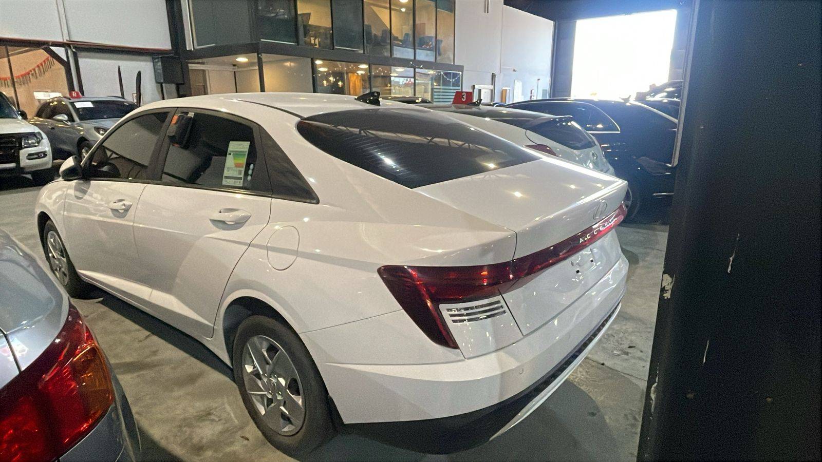 2024 HYUNDAI ACCENT — 14238 KM — Lot 043435 — Al Quoz - Marhaba Auctions Used Cars - Image 6