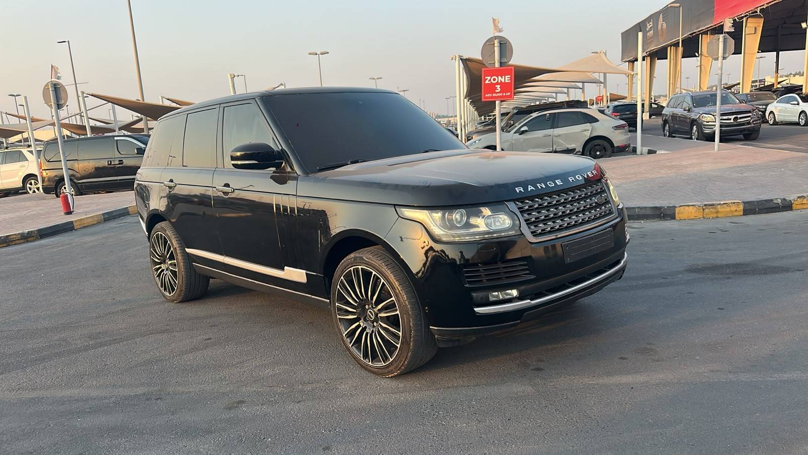 2014 LAND ROVER RANGE ROVER VOGUE — 132482 KM — Lot A187970 — Souq - Marhaba Auctions Used Cars - Image 5