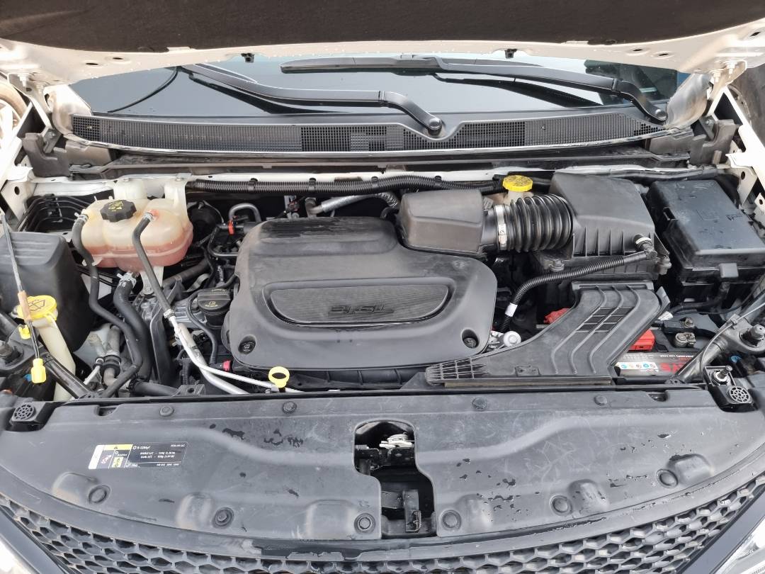2020 CHRYSLER PACIFICA TOURING L — 101572 Miles — Lot 245943 — Ind. 12 - Marhaba Auctions Used Cars - Image 13