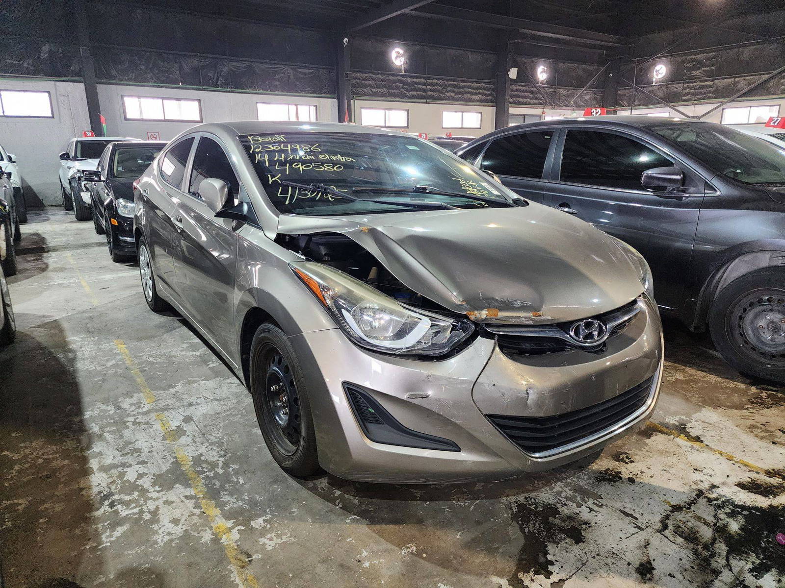 2014 HYUNDAI ELANTRA — 199298 KM — Lot 12304986 — Al Quoz - Marhaba Auctions Used Cars - Image 5