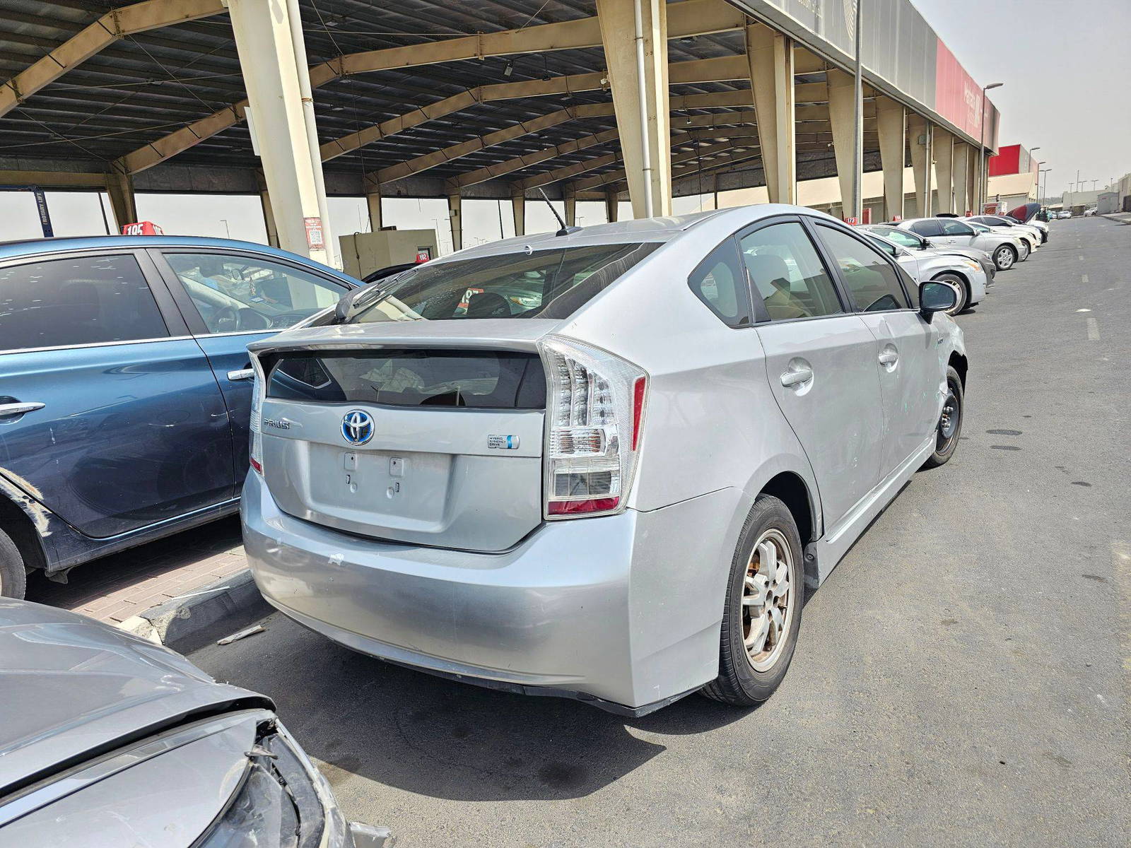 2011 TOYOTA PRIUS — 188773 Miles — Lot U1B1338240 — Ind. 12 - Marhaba Auctions Used Cars - Image 4