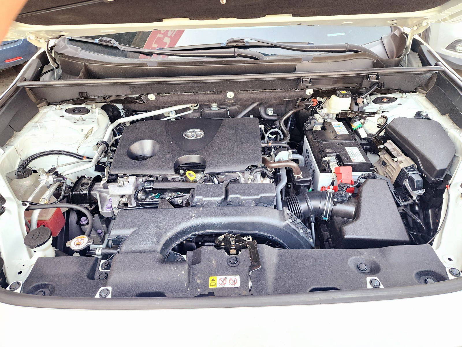 2021 TOYOTA RAV4 — 71249 KM — Lot 4M3201510 — Souq - Marhaba Auctions Used Cars - Image 11